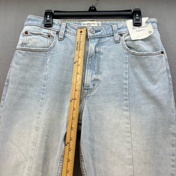 NWT Abercrombie & Fitch Jeans Women's 31/12R Light Blue Curve Love Skinny - Picture 4 of 15
